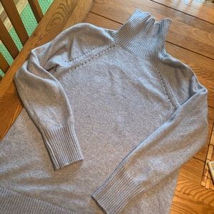 Gap sweater